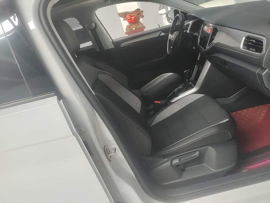 Volkswagen T-Roc 2018 — фото 25