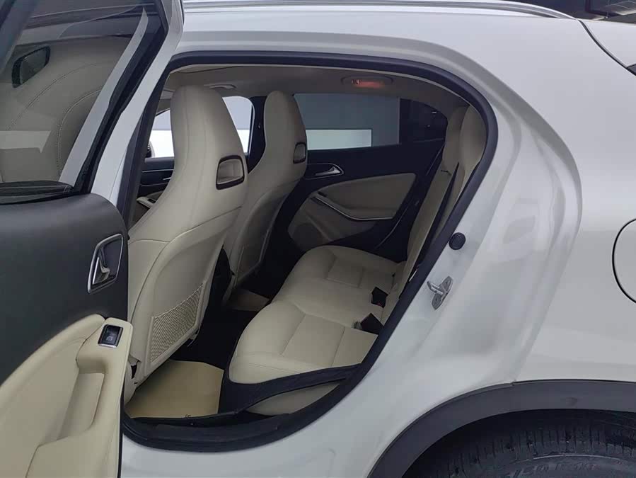 Mercedes-Benz GLA 2016 — фото 11
