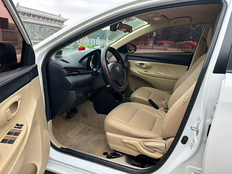 Toyota Yaris L 2016 — фото 10
