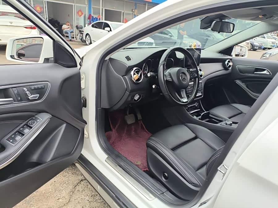 Mercedes-Benz GLA 2017 — фото 12
