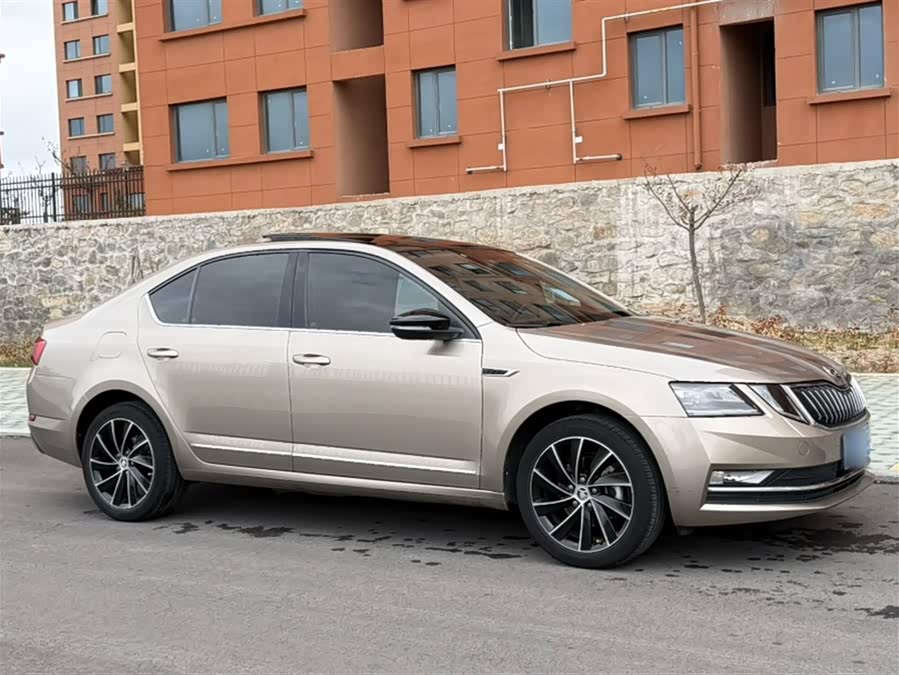 Skoda Octavia 2018 — фото 14