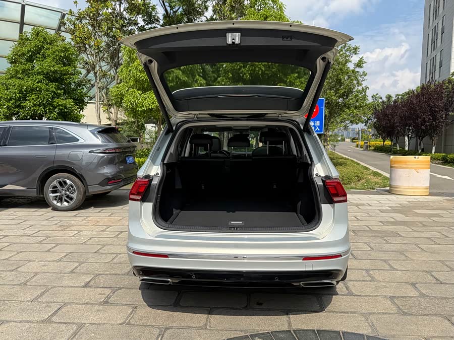 Volkswagen Tiguan L 2021 — фото 29