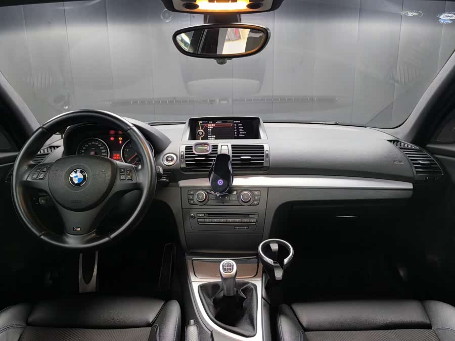 BMW 1 Series 2010 — фото 8