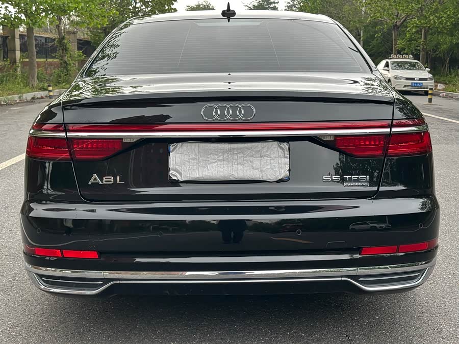 Audi A8 2019 — фото 8