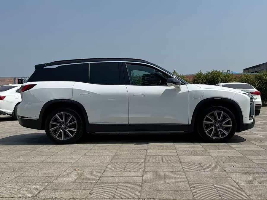 NIO ES8 2022