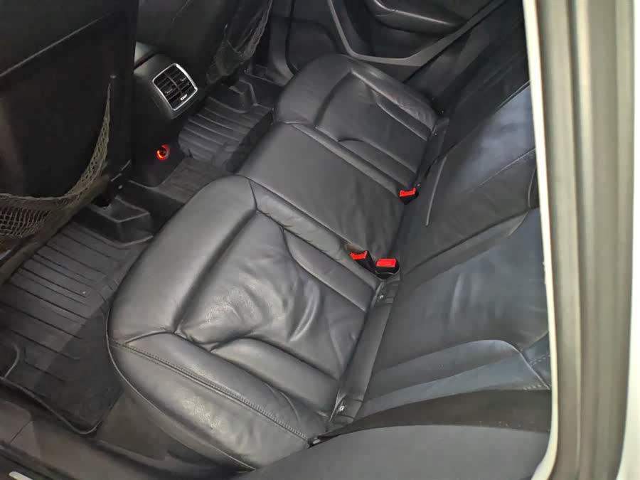 Audi Q3 2013 — фото 17