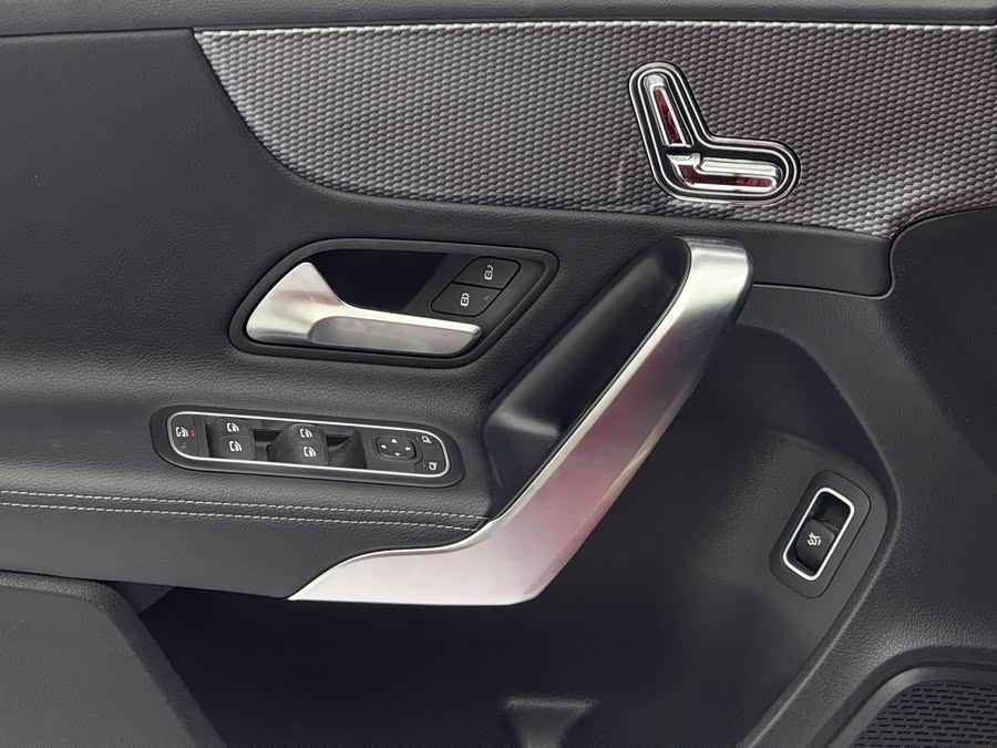Mercedes-Benz A-Class 2022 — фото 19