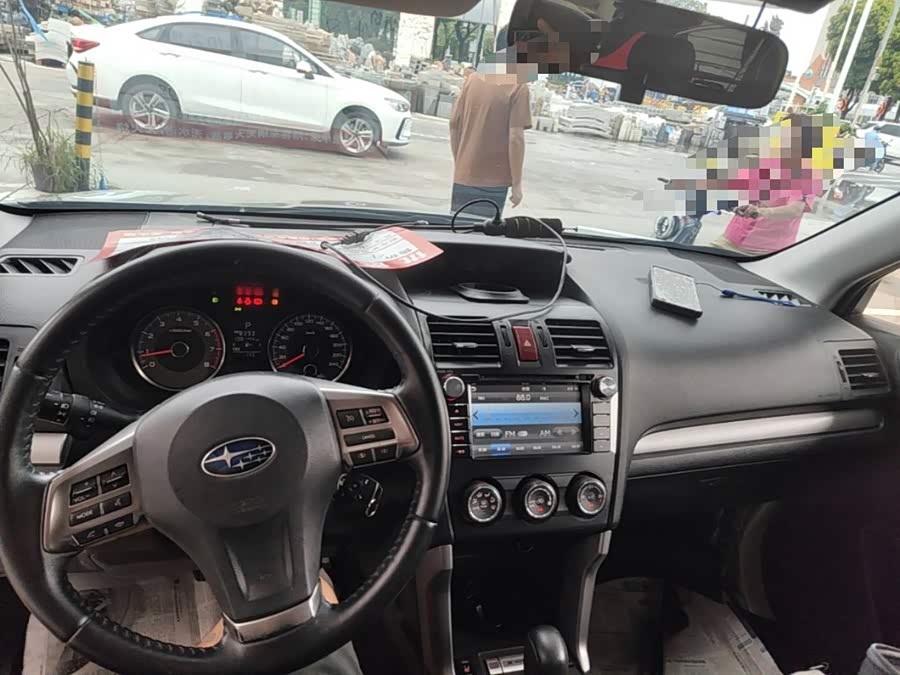 Subaru Forester 2014 — фото 10