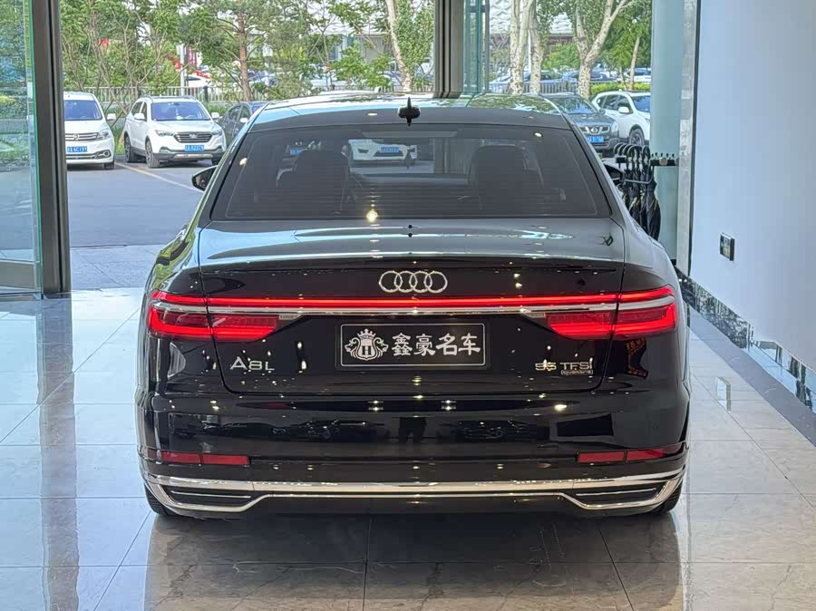 Audi A8 2018 — фото 24