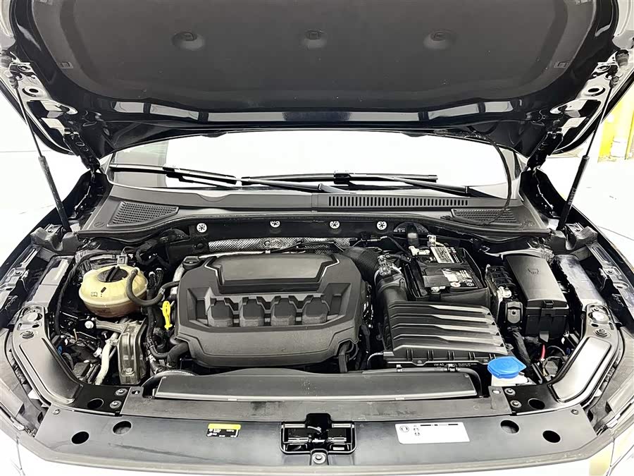Volkswagen Passat 2023 — фото 17