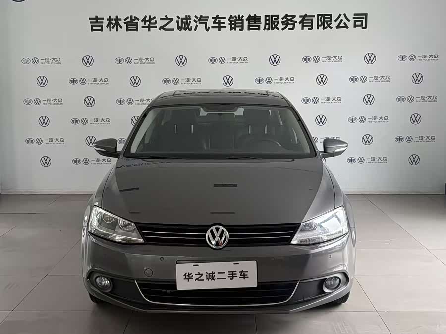 Volkswagen Sagitar 2014