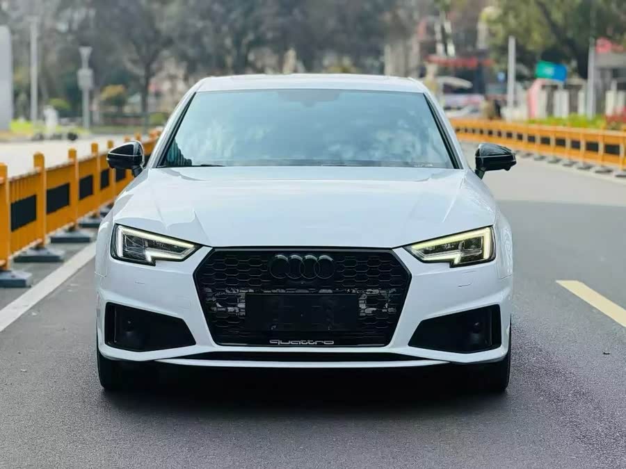 Audi A4L 2019
