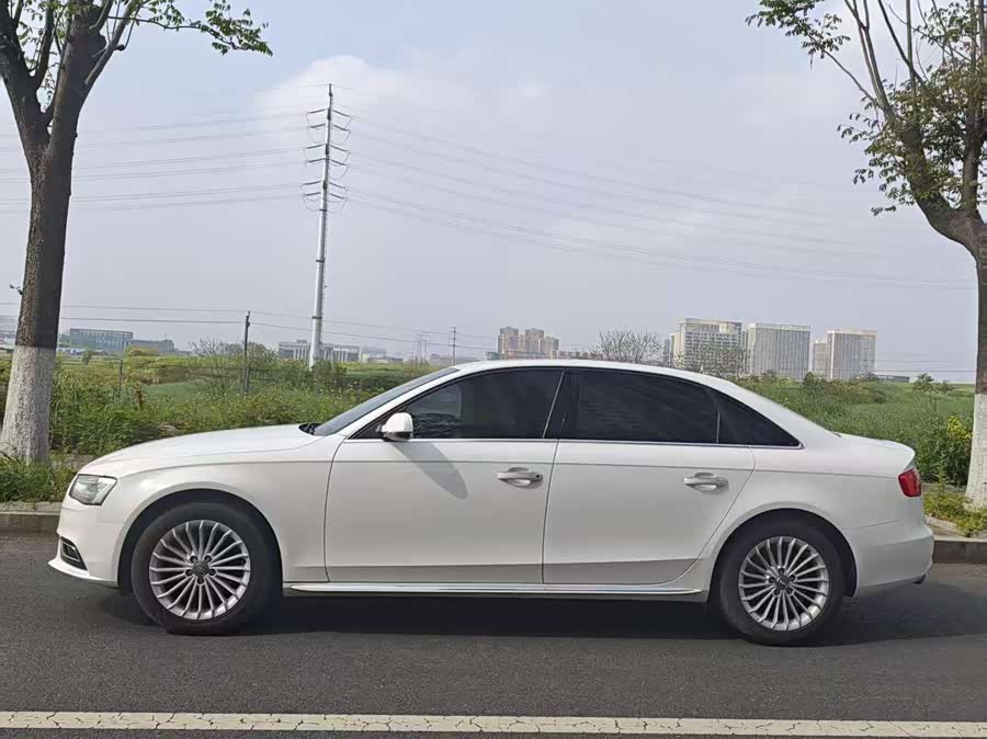 Audi A4L 2016