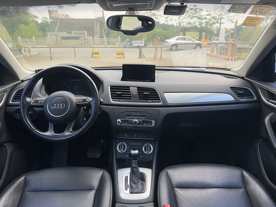 Audi Q3 2015 — фото 16