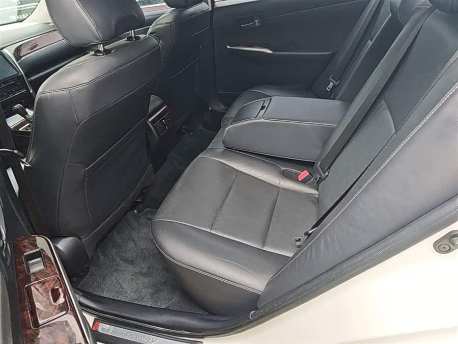 Toyota Camry 2016 — фото 17