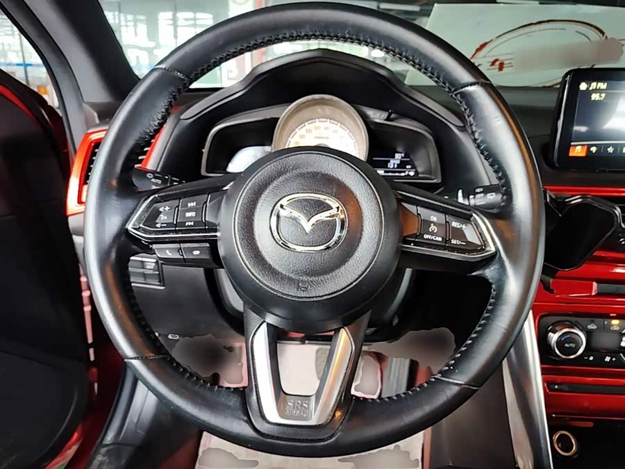Mazda CX-4 2018 — фото 11