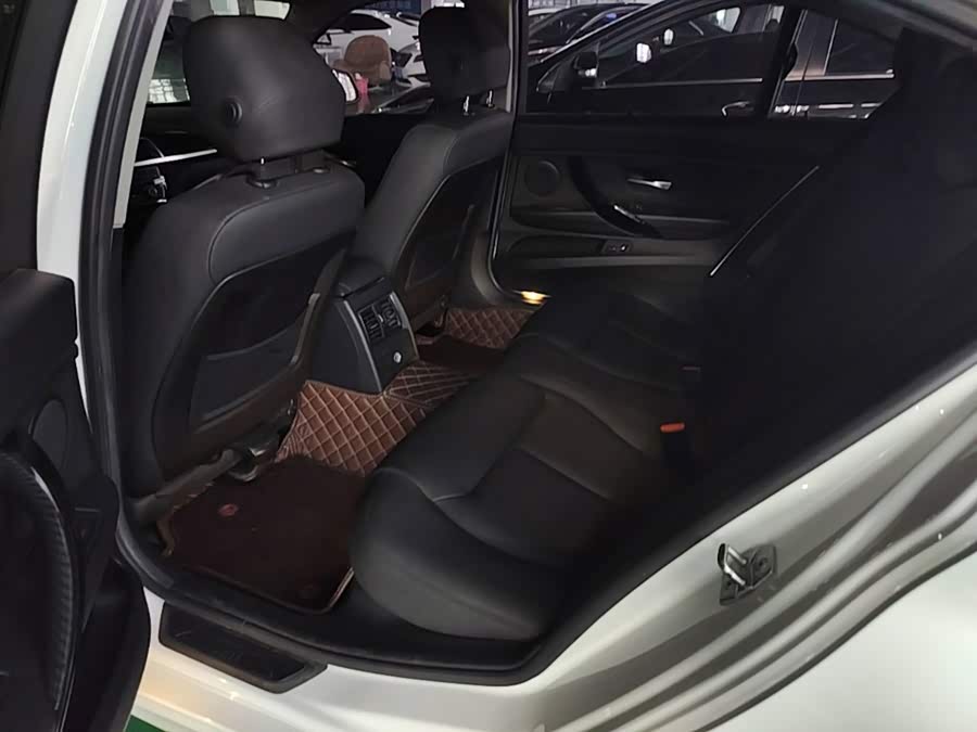 BMW 3 Series 2017 — фото 17