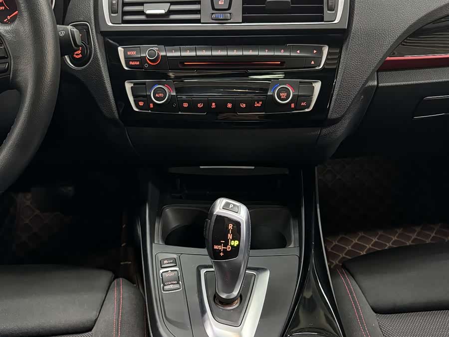 BMW 1 Series 2015 — фото 10