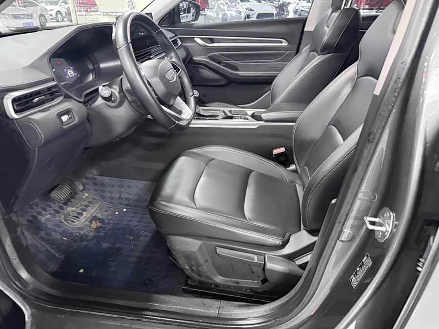 Geely Emgrand 2025