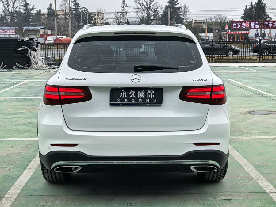 Mercedes-Benz GLC 2017 — фото 18