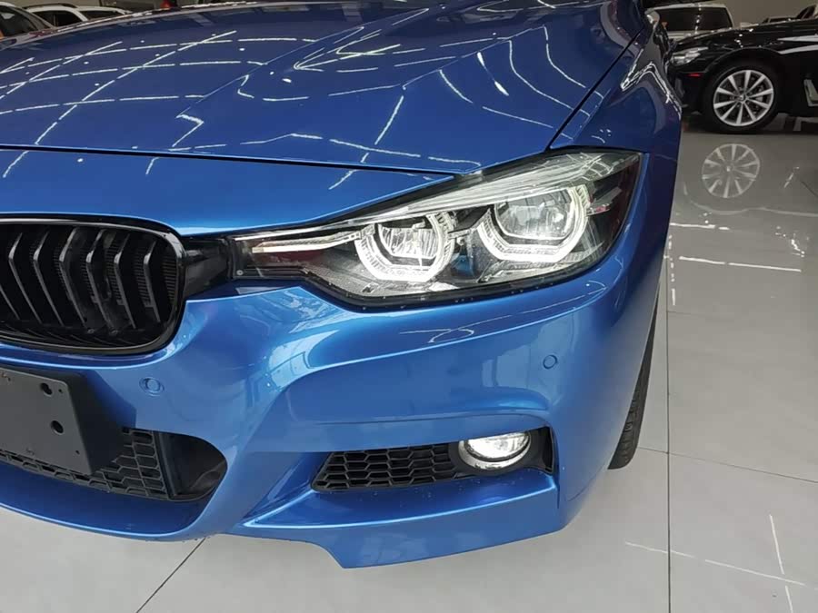 BMW 3 Series 2018 — фото 24