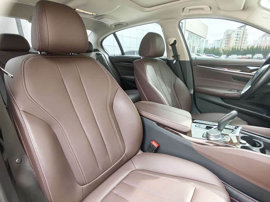 BMW 5 Series 2020 — фото 16