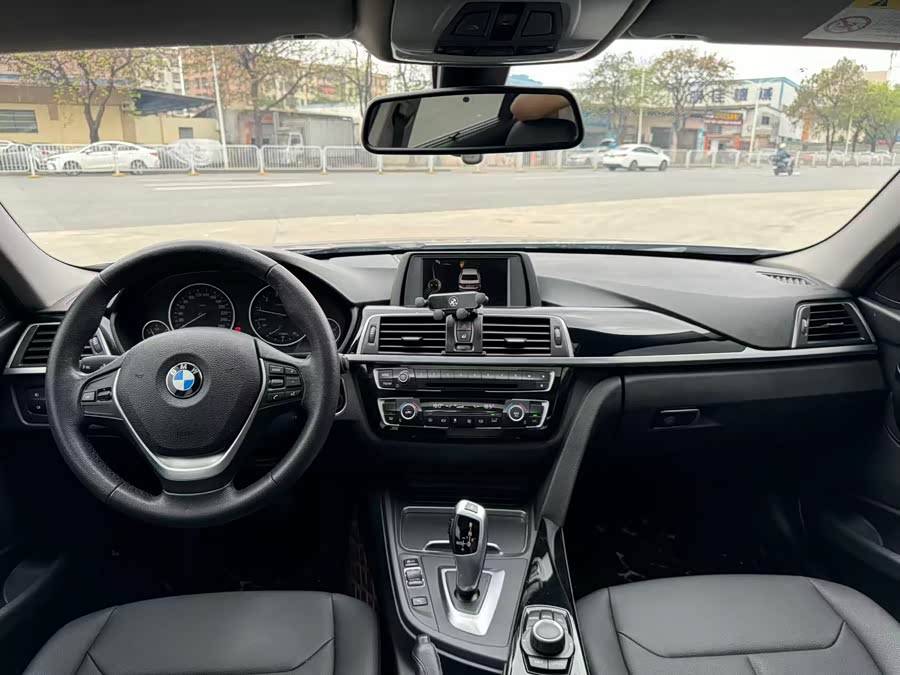 BMW 3 Series 2017