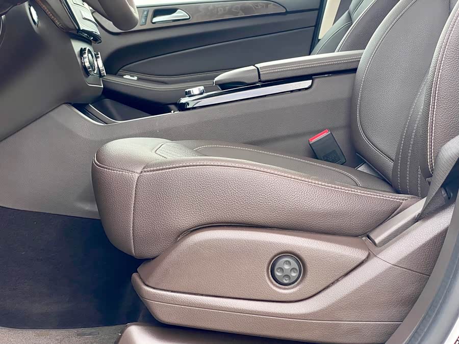 Mercedes-Benz GLE 2016 — фото 16