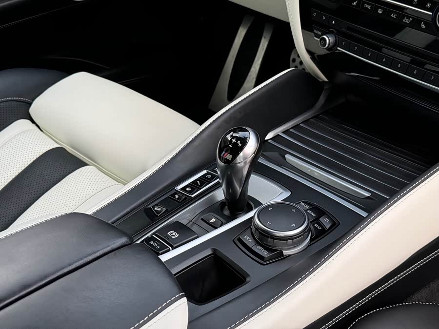 BMW X5 M 2015 — фото 19