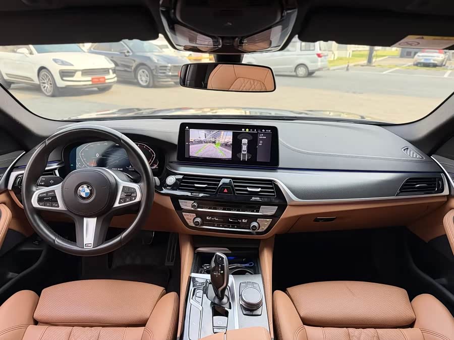 BMW 5 Series 2022 — фото 10