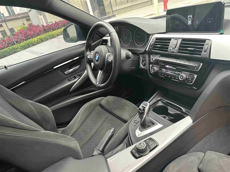 BMW 3 Series 2017 — фото 22