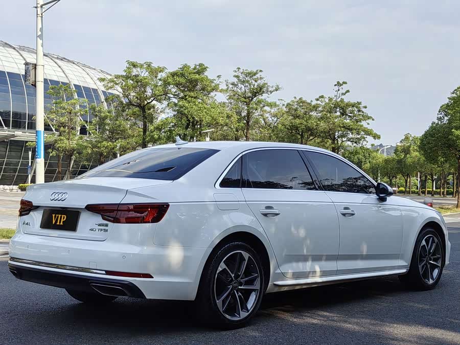 Audi A4L 2019