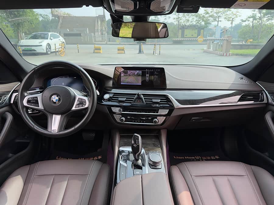 BMW 5 Series 2020 — фото 12