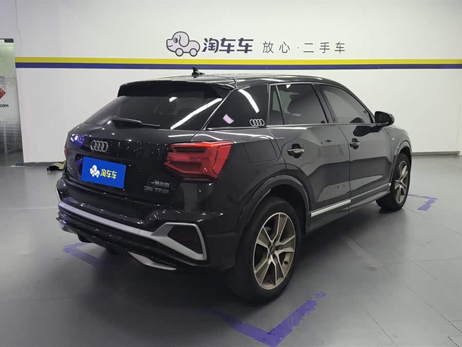 Audi Q2L 2024