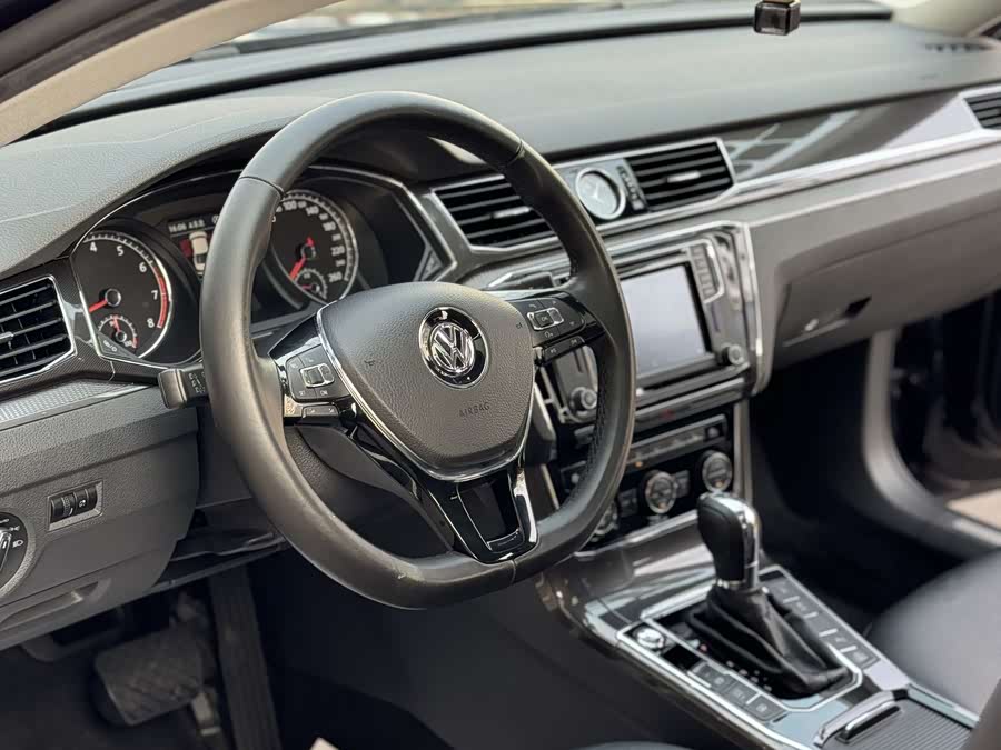 Volkswagen Passat 2016 — фото 8