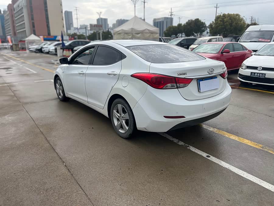 Hyundai Elantra 2013