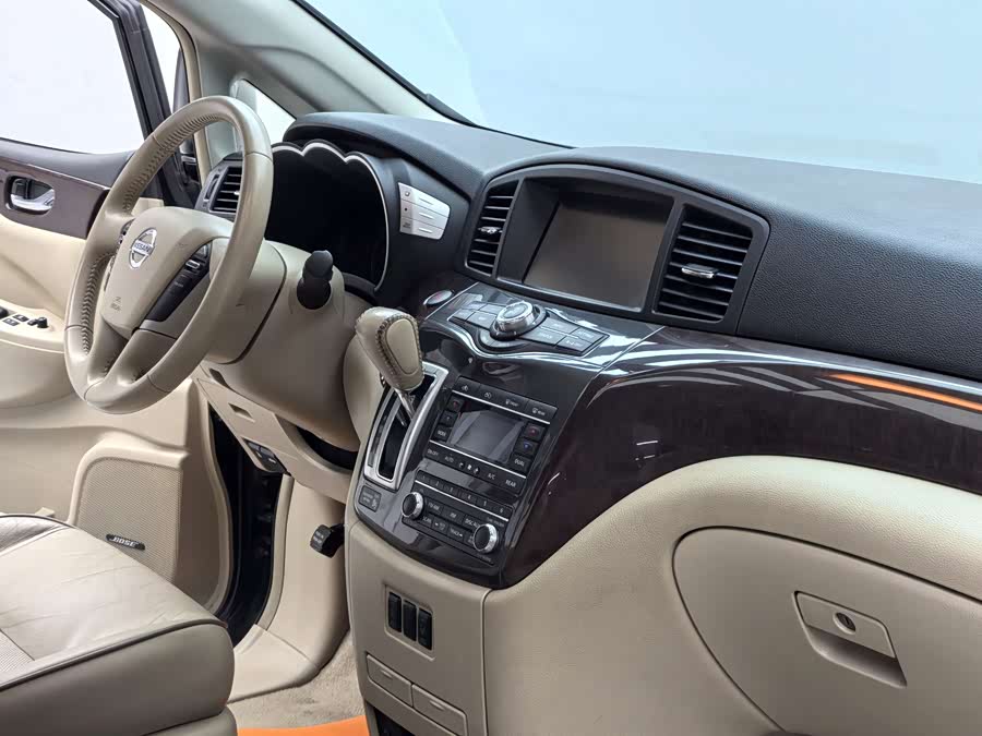Nissan Quest 2015