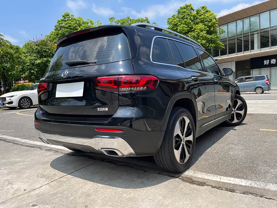 Mercedes-Benz GLB 2023