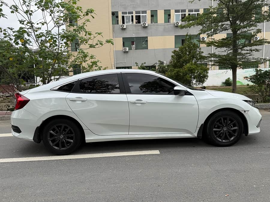 Honda Civic 2019 — фото 10