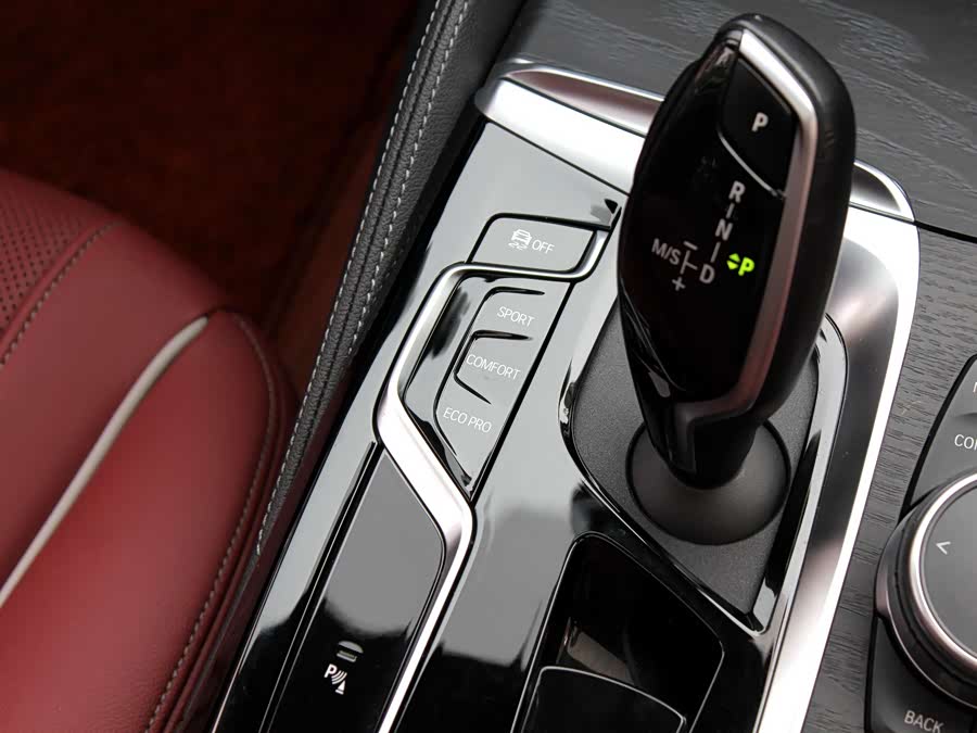BMW 5 Series 2021 — фото 14