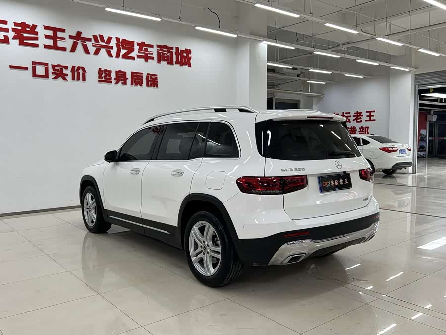 Mercedes-Benz GLB 2023