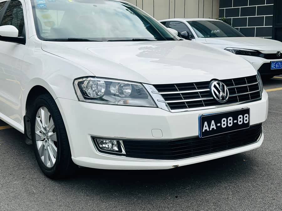 Volkswagen Lavida 2013