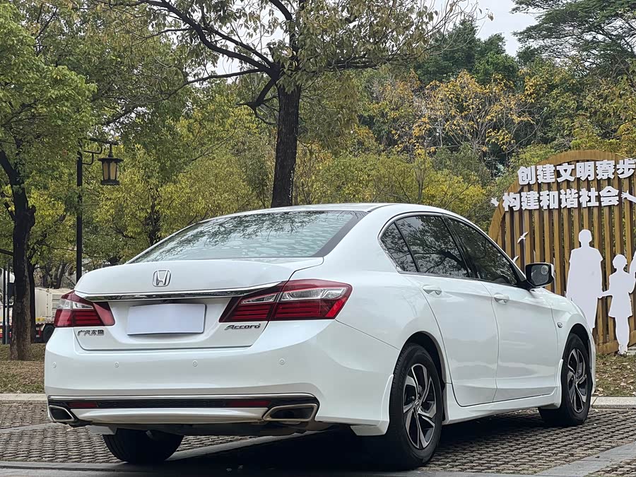 Honda Accord 2016 — фото 11