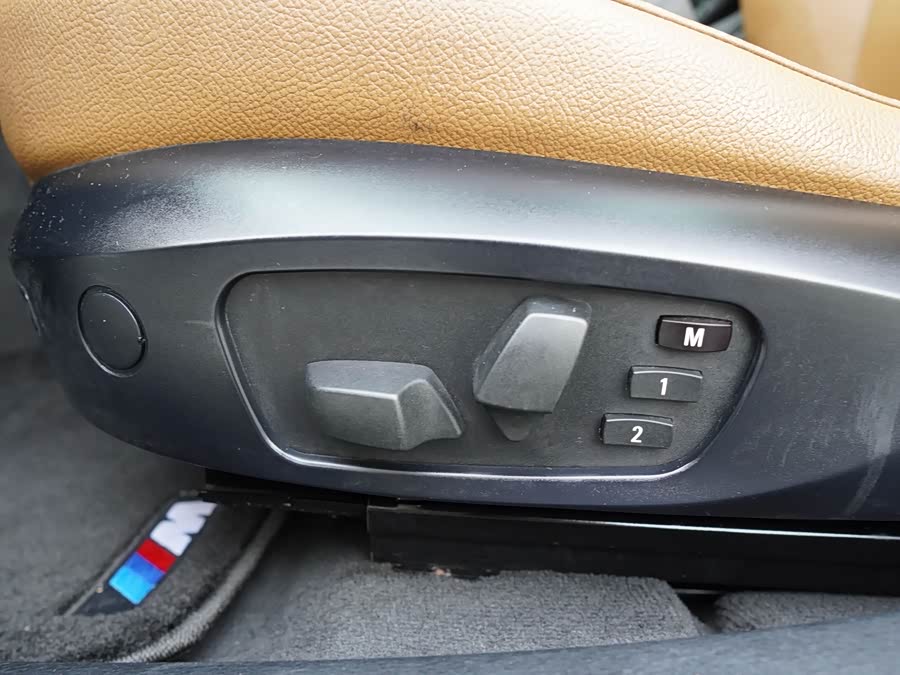 BMW X1 2010 — фото 23