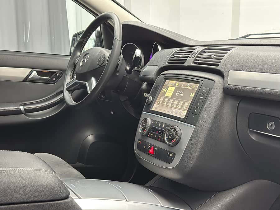 Mercedes-Benz R-Class 2015 — фото 36