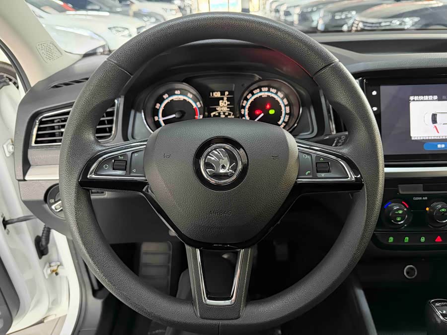 Skoda Kamiq 2023 — фото 11