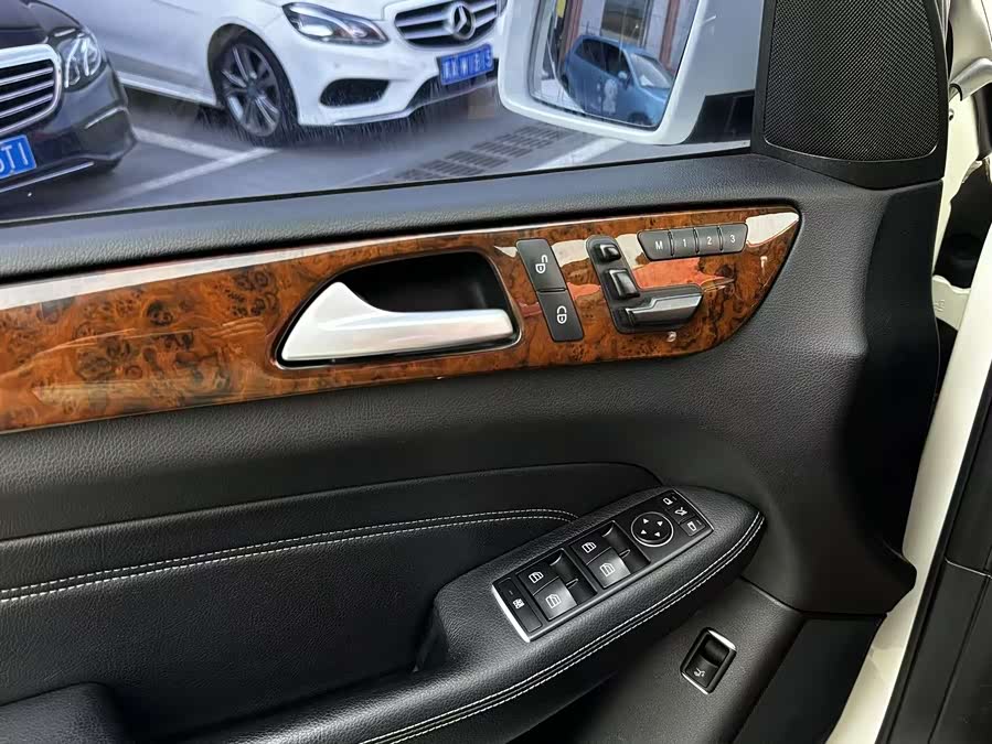 Mercedes-Benz M-Class 2012 — фото 18