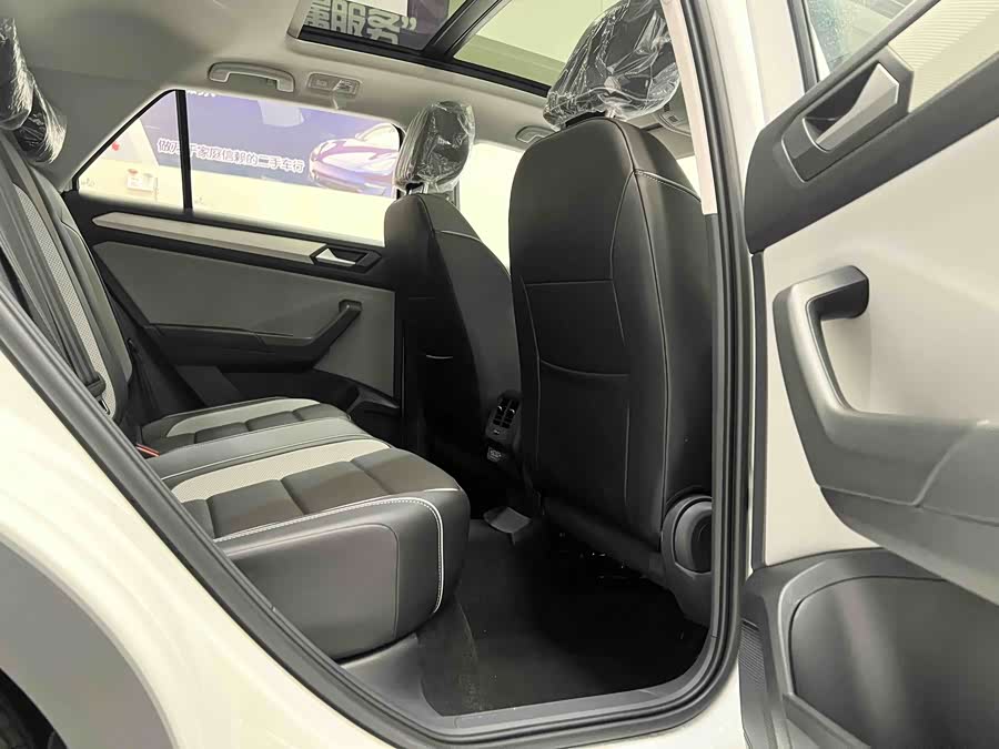 Volkswagen T-Roc 2025 — фото 13
