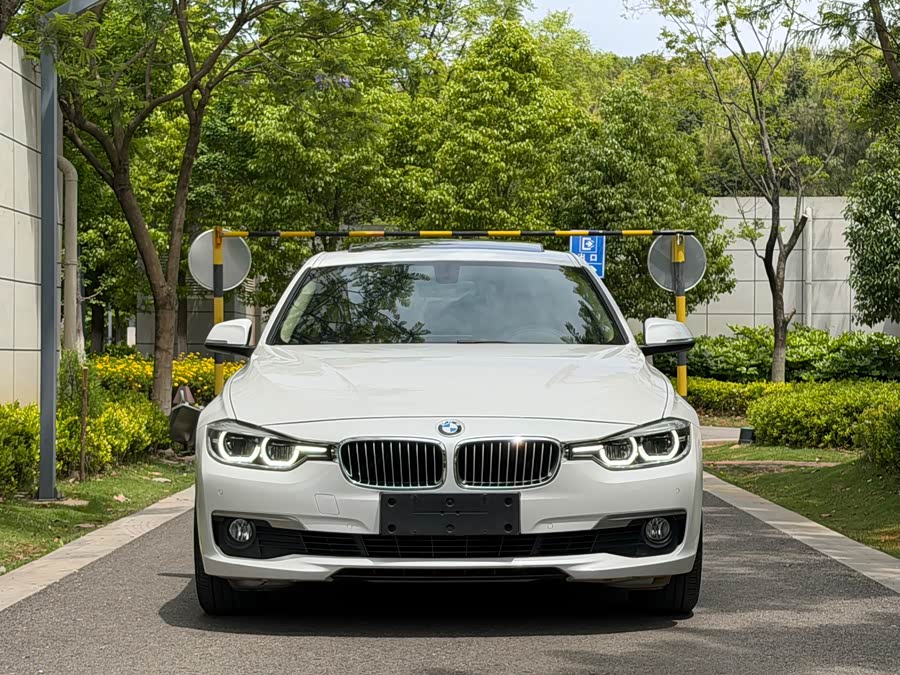 BMW 3 Series 2019 — фото 8
