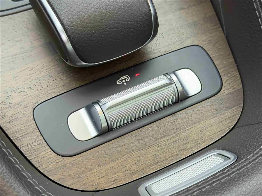 Mercedes-Benz GLE New Energy 2021 — фото 15